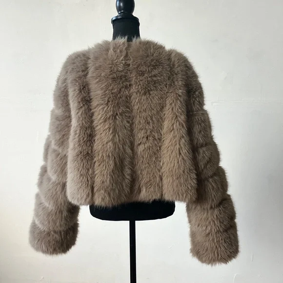 Women's Faux Fur Jacket - Beige/Tan - Picture 7 of 10
